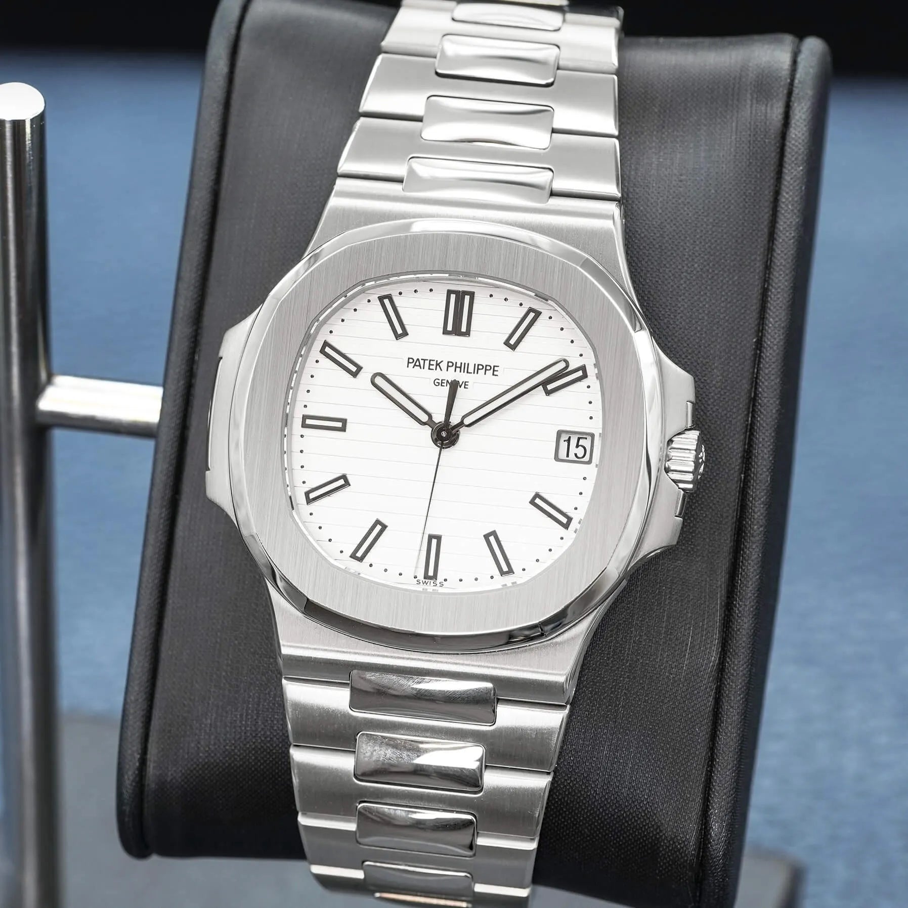 Patek Philippe Nautilus Silvery White Dial Stainless Steel Mens Watch 5711-1A-011 - Image 2