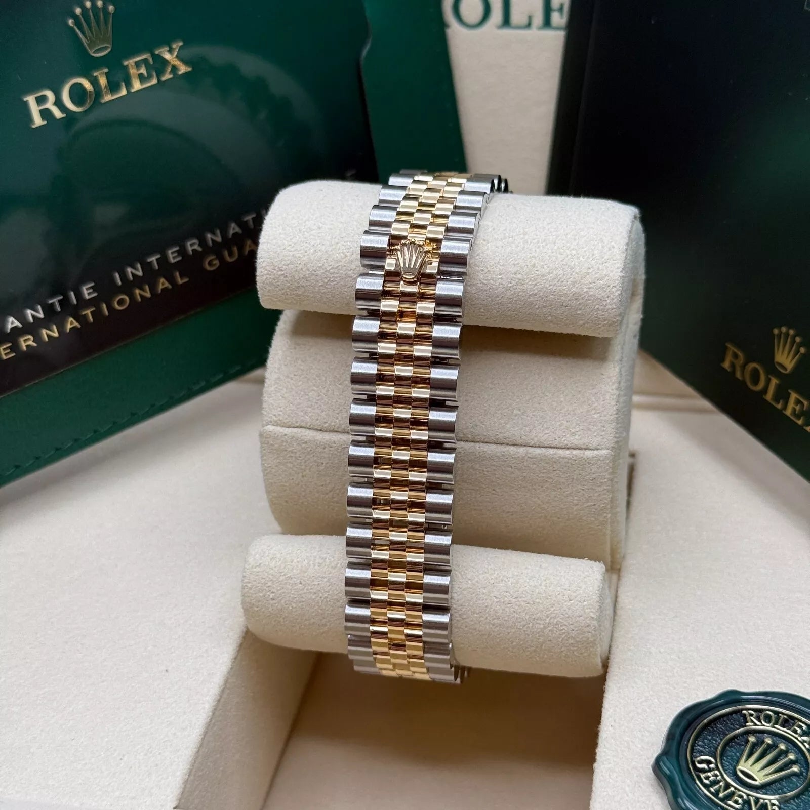 Rolex Datejust m278273-0013/0014 31mm Champagne Dial Stainless Steel and Yellow Gold Oyster Watch - Image 9