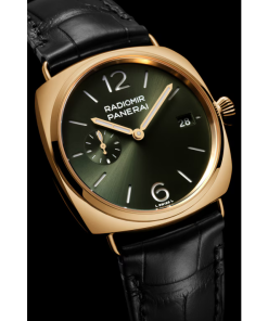 Alternative view of Panerai Radiomir Quaranta Yellow Gold 40mm PAM01437