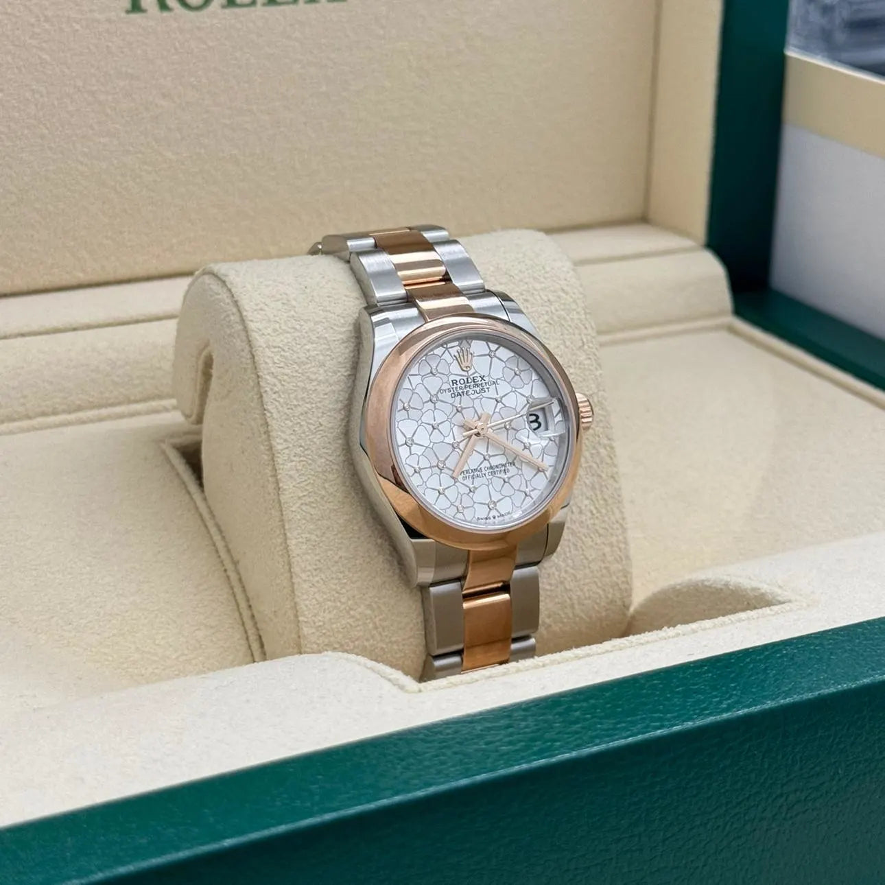Rolex Datejust m278241-0031/0032 31mm Silver Floral Motif Dial Oyster Bracelet Watch - Image 4