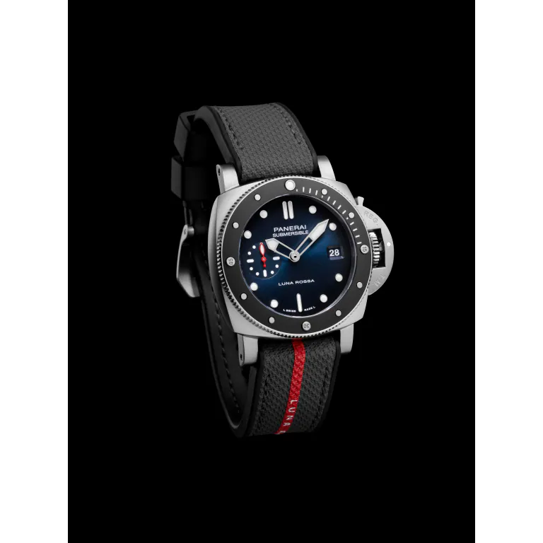 Panerai Submersible Luna Rossa 42mm PAM01565 - Image 4
