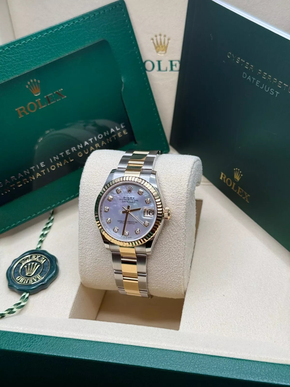 Rolex Datejust m278273-0027/0028 31mm White Mother-of-Pearl Dial Stainless Steel and Yellow Gold Oyster Watch - Image 5