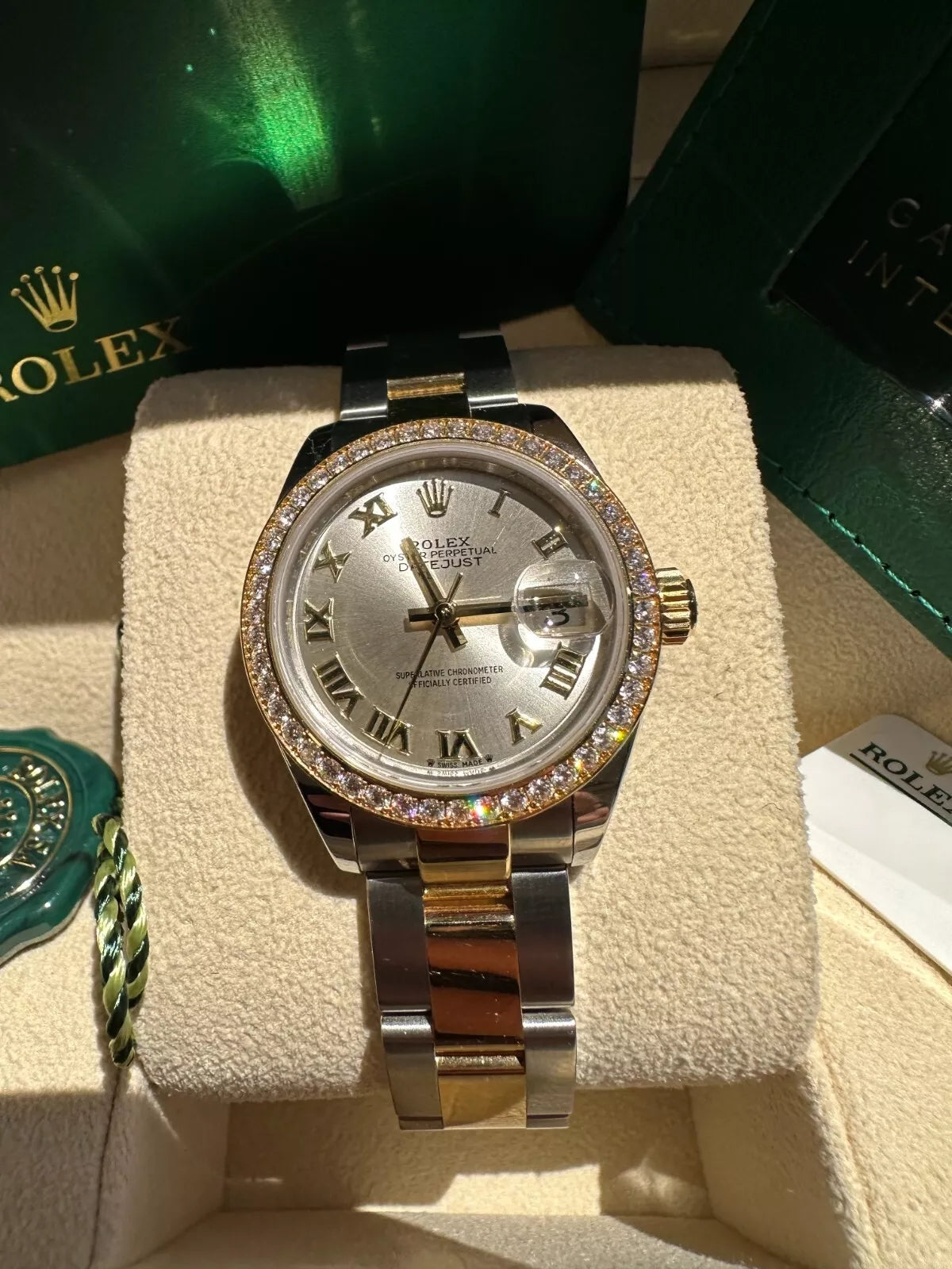 Rolex Lady-Datejust 28mm 279383RBR Silver Roman Dial Yellow Rolesor Oyster Bracelet - Image 3