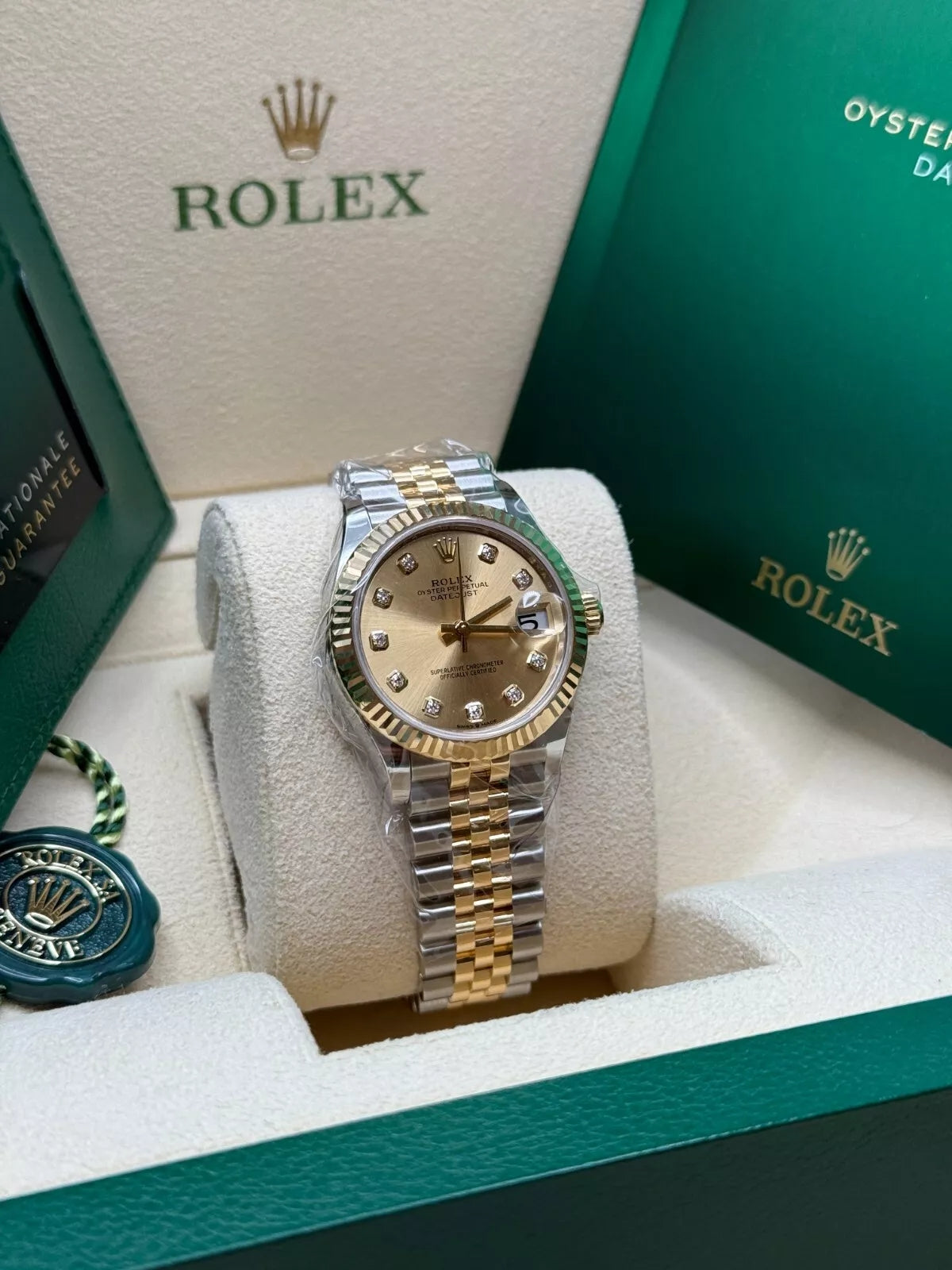 Rolex Datejust m278273-0025/0026 31mm Champagne Dial Stainless Steel and Yellow Gold Oyster Watch - Image 4