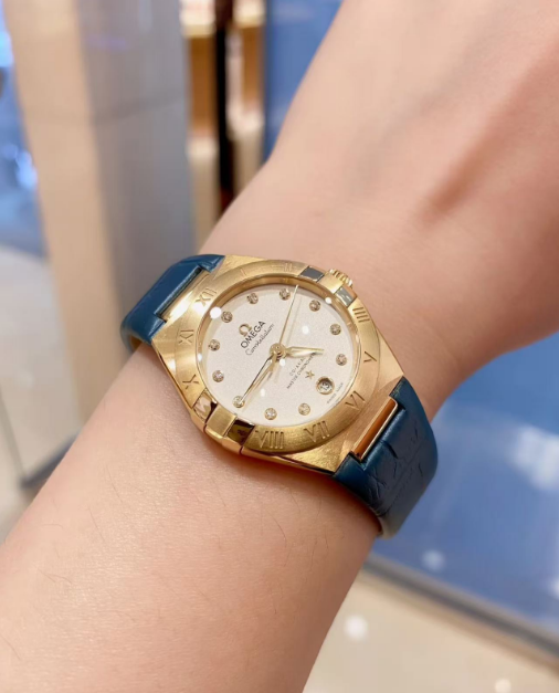 Omega Constellation Ladies' Selection 29mm yellow gold on leather strap 131.53.29.20.55.001 - Image 2