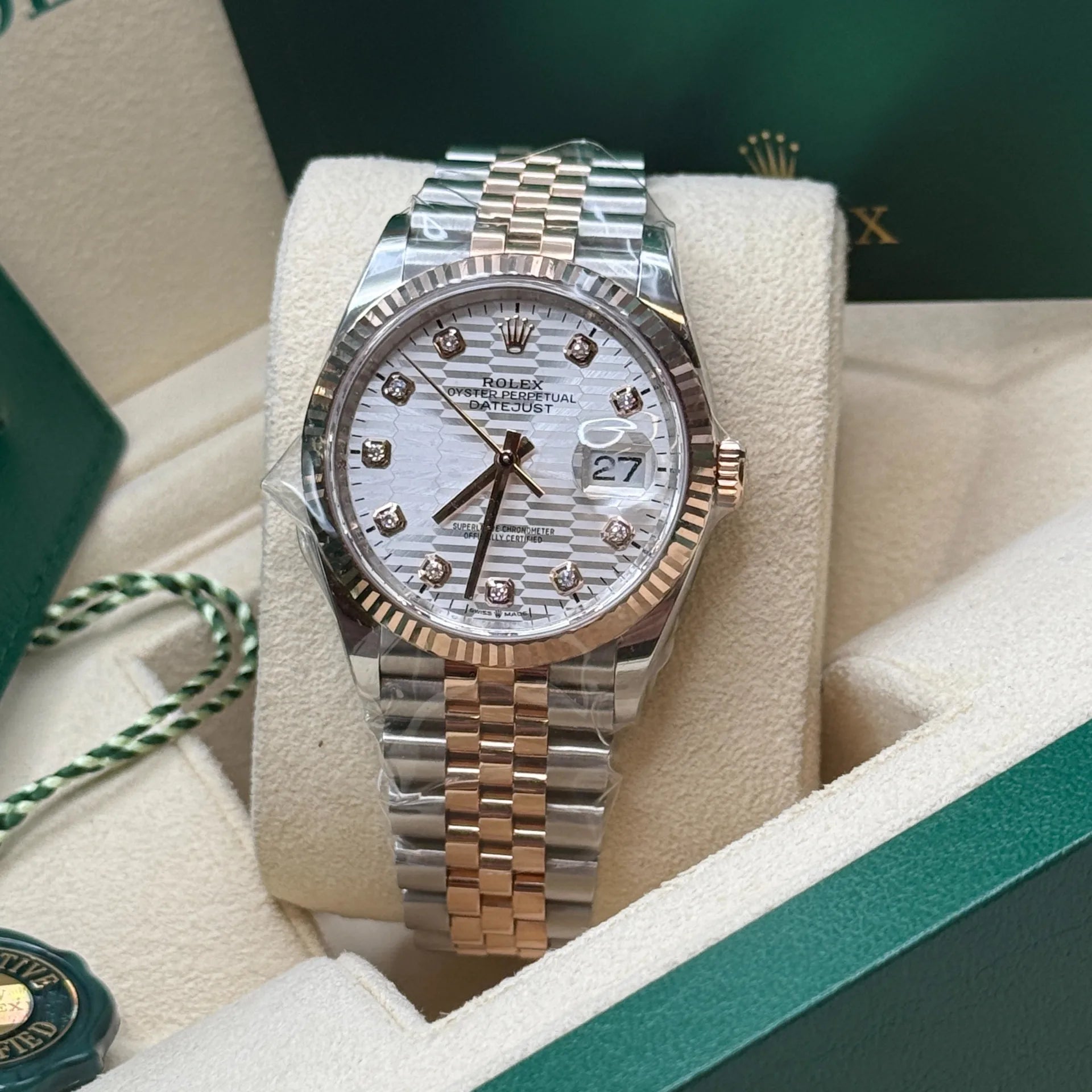 Rolex Datejust 36mm 126231 Silver Fluted Motif Dial Oystersteel and Everose gold Bracelet - Image 6