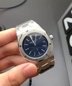 Alternative view of Audemars Piguet ROYAL OAK “Night Blue Cloud 50�?Dial 41mm