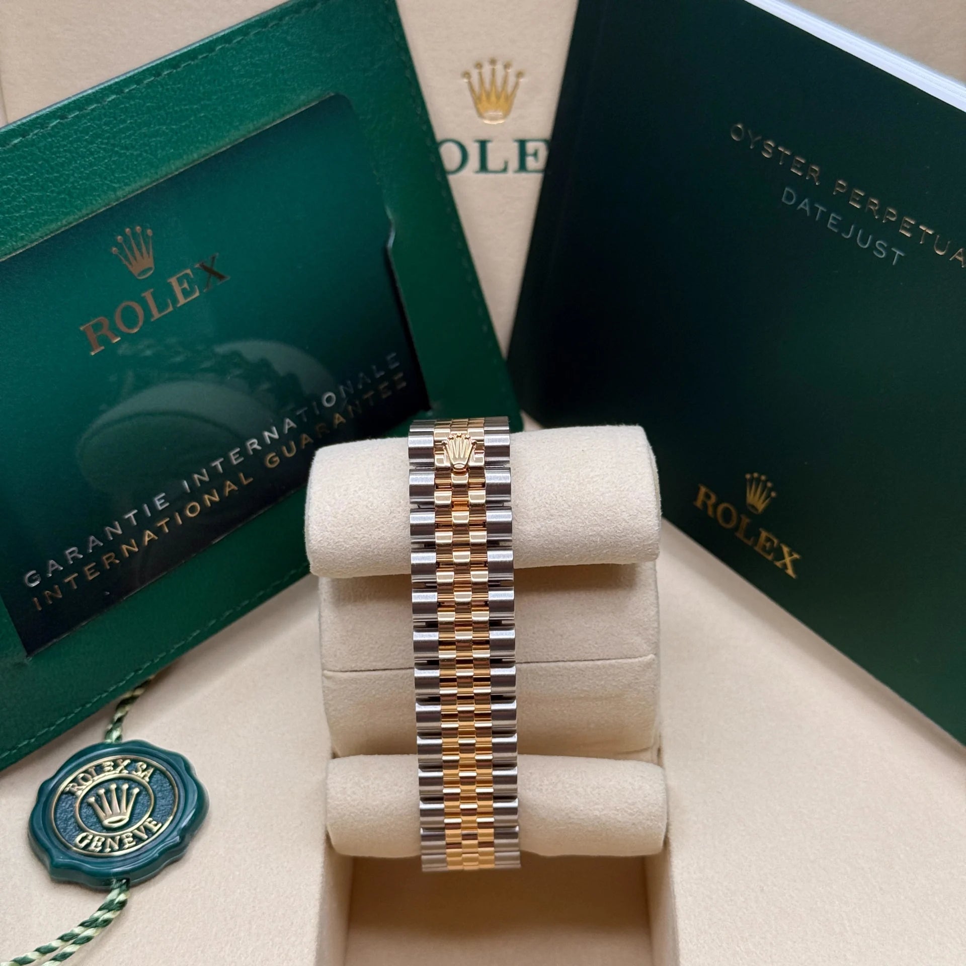 Rolex Datejust m278273-0027/0028 31mm White Mother-of-Pearl Dial Stainless Steel and Yellow Gold Oyster Watch - Image 13