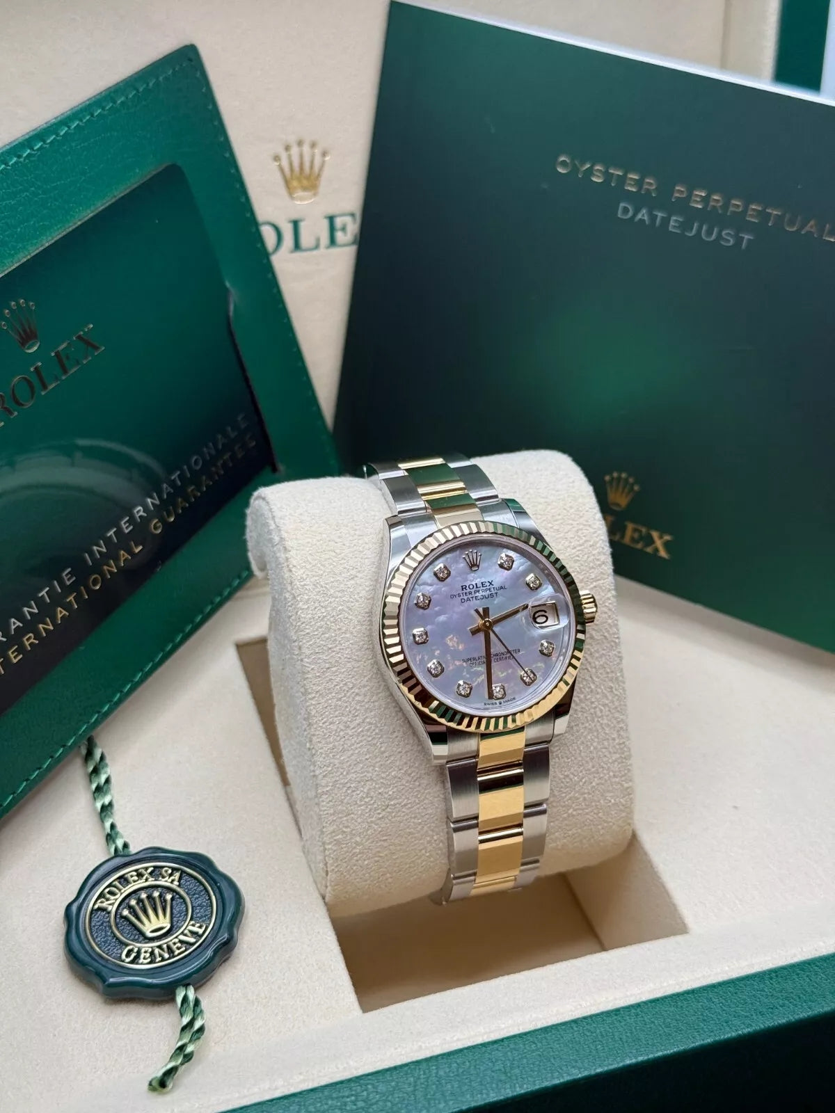 Rolex Datejust m278273-0027/0028 31mm White Mother-of-Pearl Dial Stainless Steel and Yellow Gold Oyster Watch - Image 4