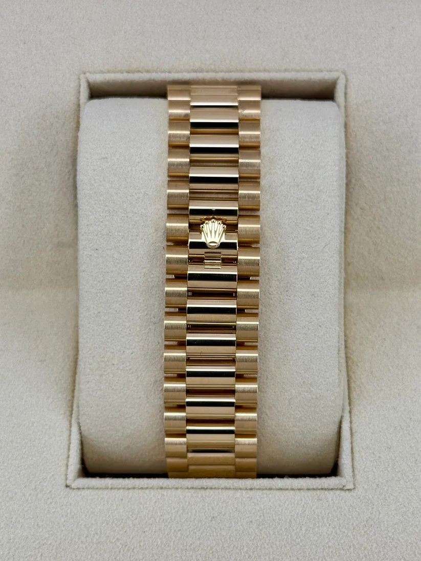 Rolex Day-Date President 40mm Yellow Gold Green Roman Money Dial - 228238 - Image 4
