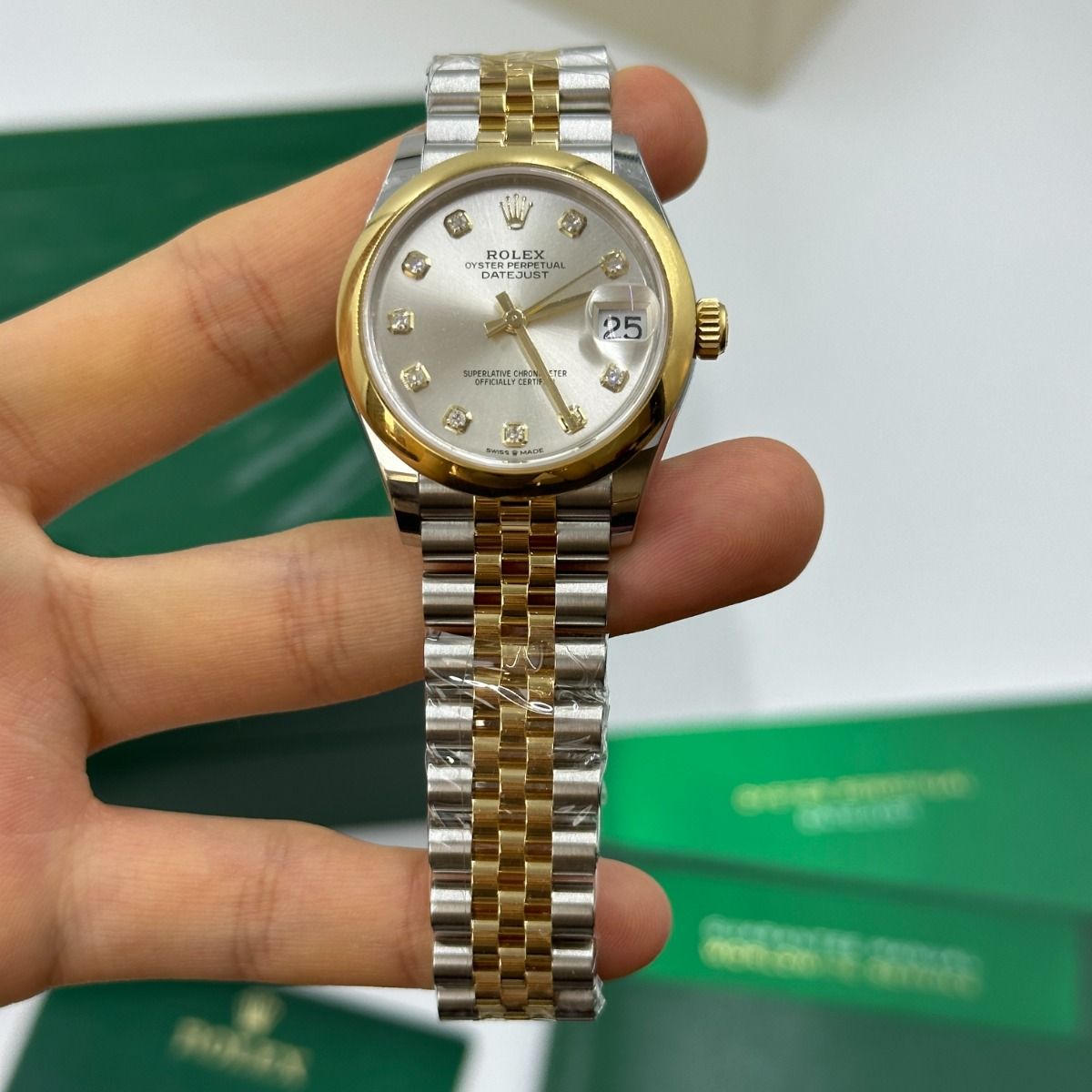 Rolex Datejust m278243-0019/0020 31mm Silver Dial Yellow Rolesor Oyster Watch - Image 16