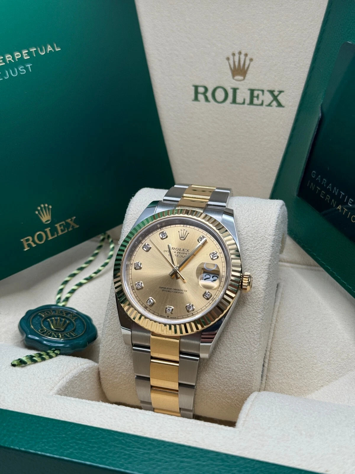 Rolex Datejust 41mm Two-Tone Yellow Gold Fluted Bezel Champagne Diamond Dial Oyster - 126333 - Image 5