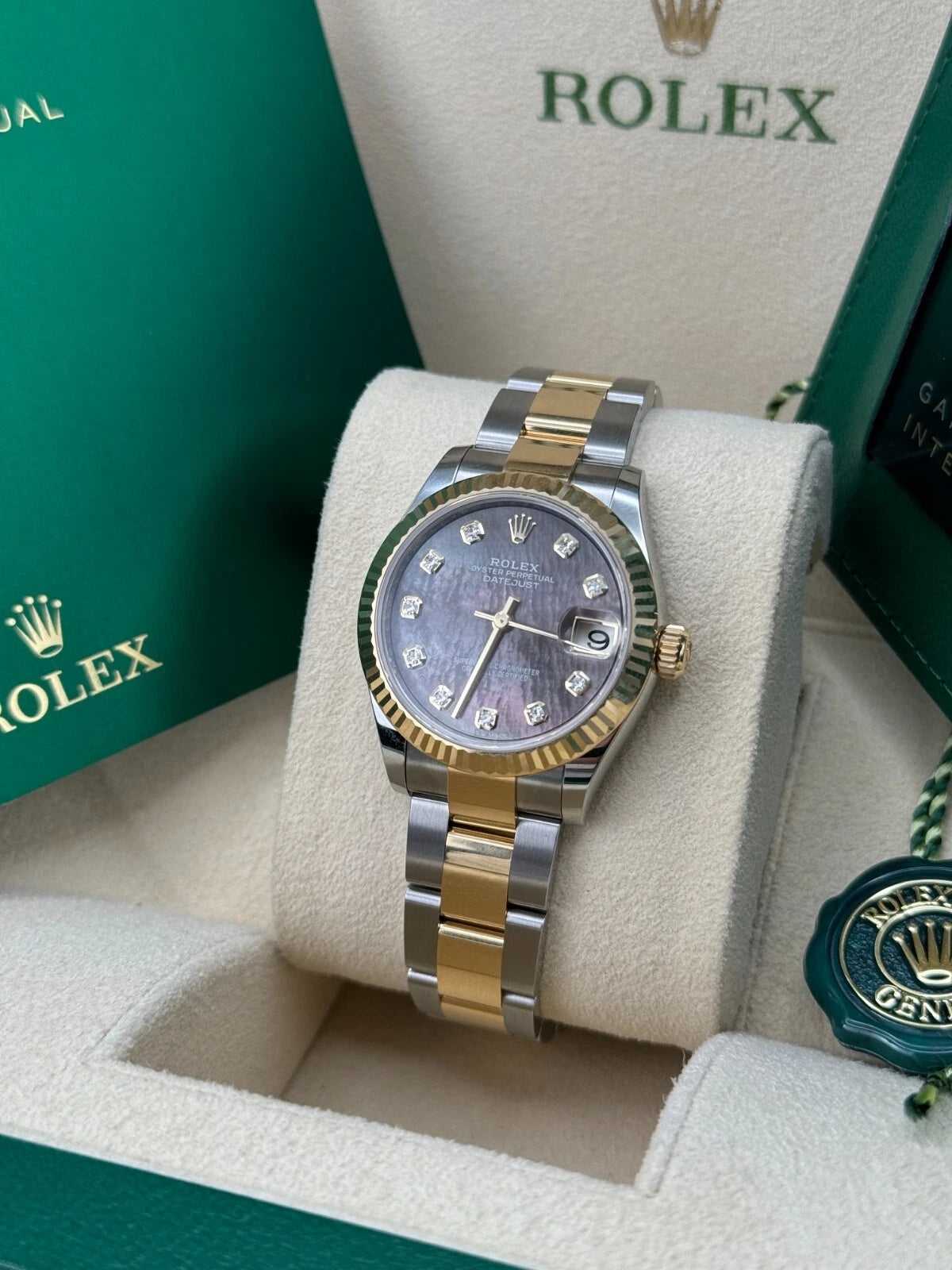 Rolex Datejust m278273-0023/0024 31mm Black Mother-of-Pearl Dial Stainless Steel and Yellow Gold Oyster Watch - Image 14