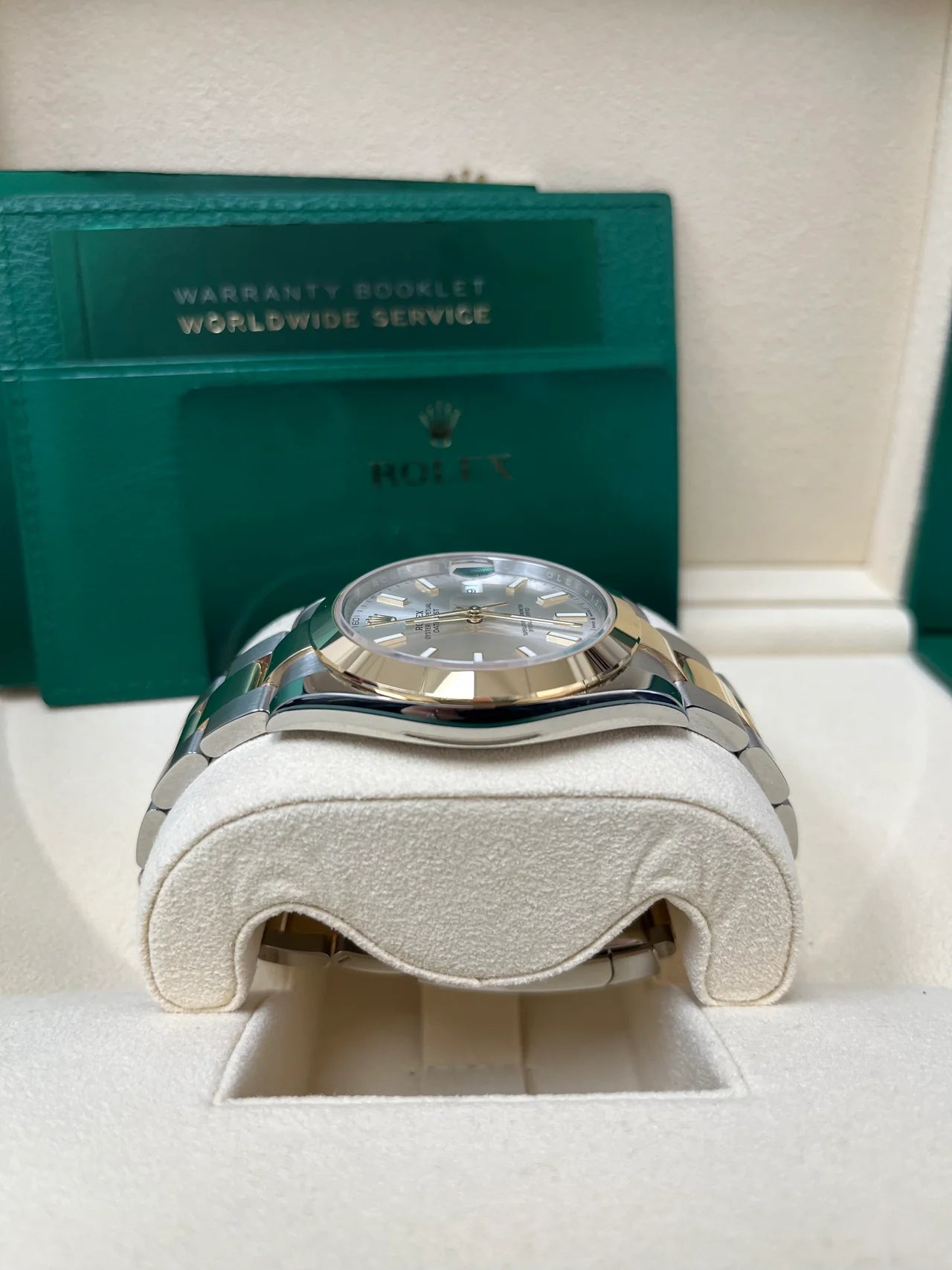 Rolex Datejust 41mm 126303 Silver Index Oyster Steel and Yellow Gold Mens Watch - Image 4