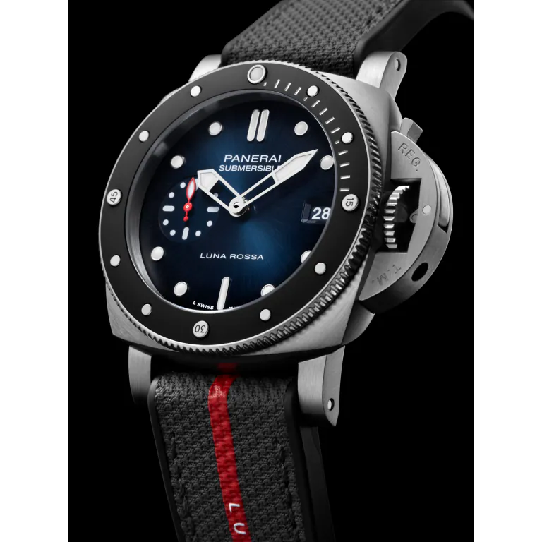 Panerai Submersible Luna Rossa 42mm PAM01565 - Image 3