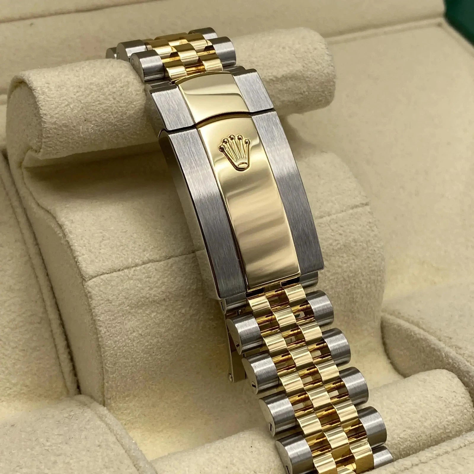 Rolex Datejust 41mm 126303 White MOP Diamond Jubilee Steel and Yellow Gold - Image 5