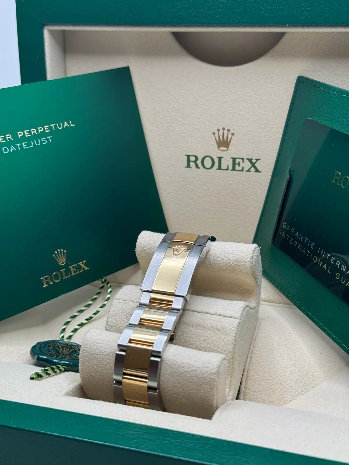 Rolex Datejust 41mm Two-Tone Yellow Gold Fluted Bezel Champagne Diamond Dial Oyster - 126333 - Image 8