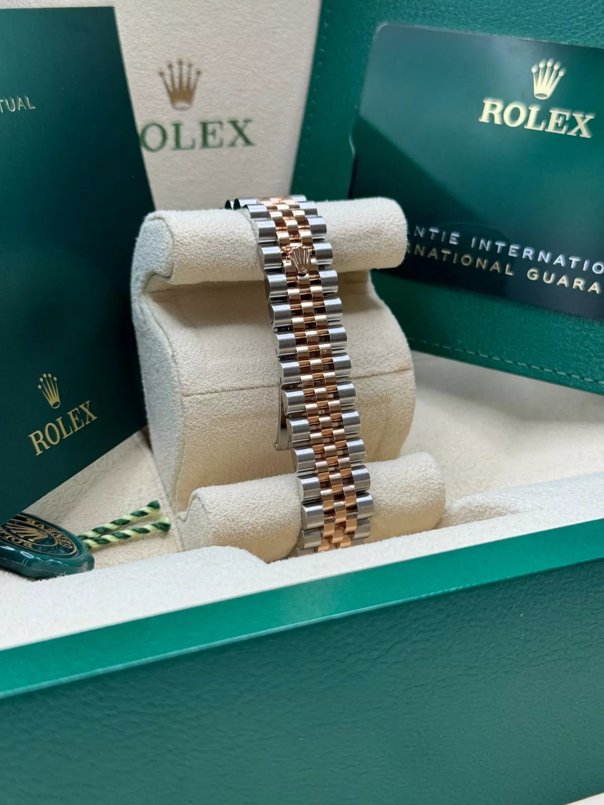 Rolex Datejust m278271-0031/0032 Silver Floral Motif 31mm Dial Oyster Bracelet Watch - Image 9