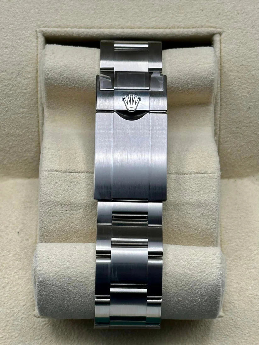 Rolex Explorer II 226570 42mm White Dial Men’s Watch - Image 12