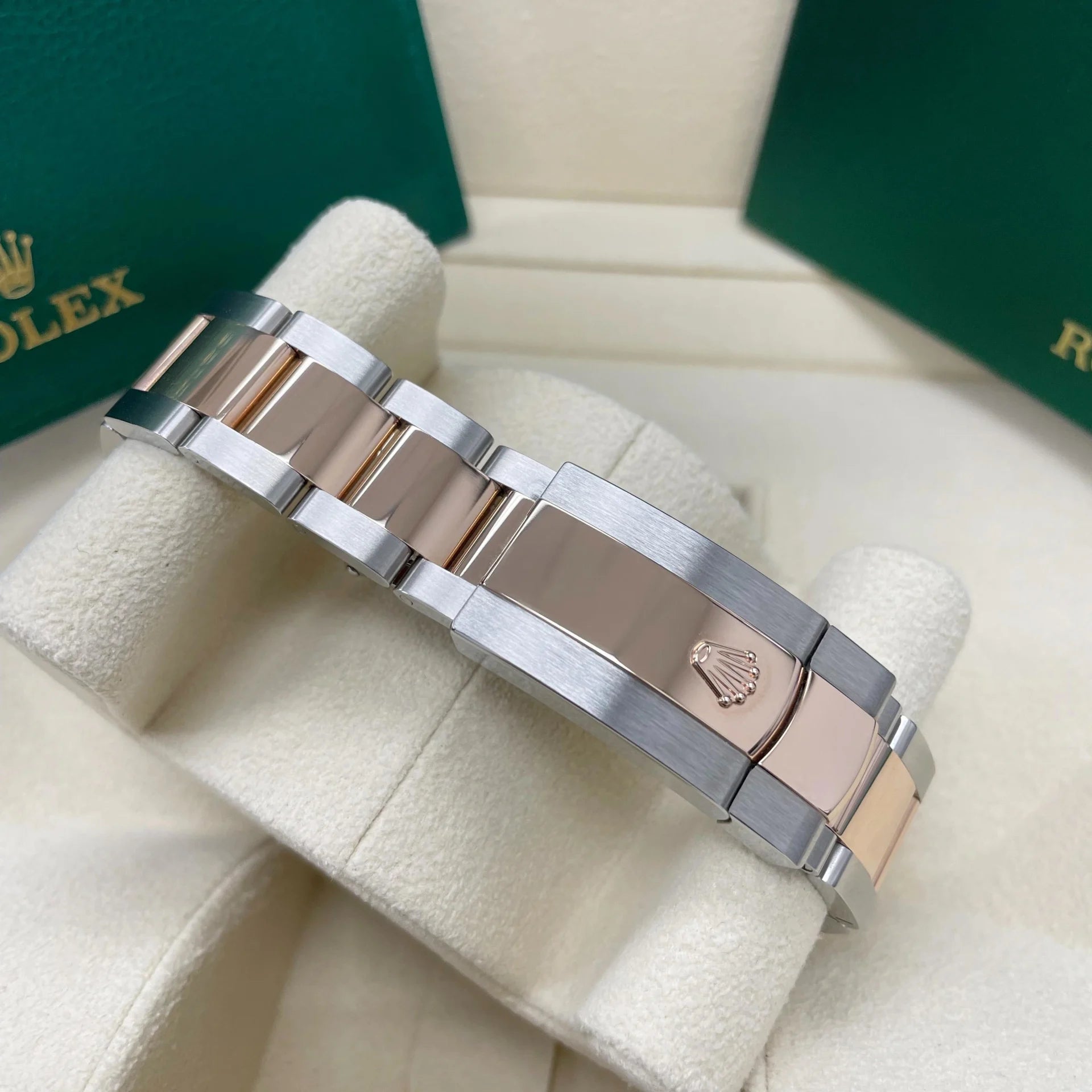 Rolex Datejust 41mm 126331 Sundust Diamond Jubilee Steel and Everose Gold Watch - Image 3