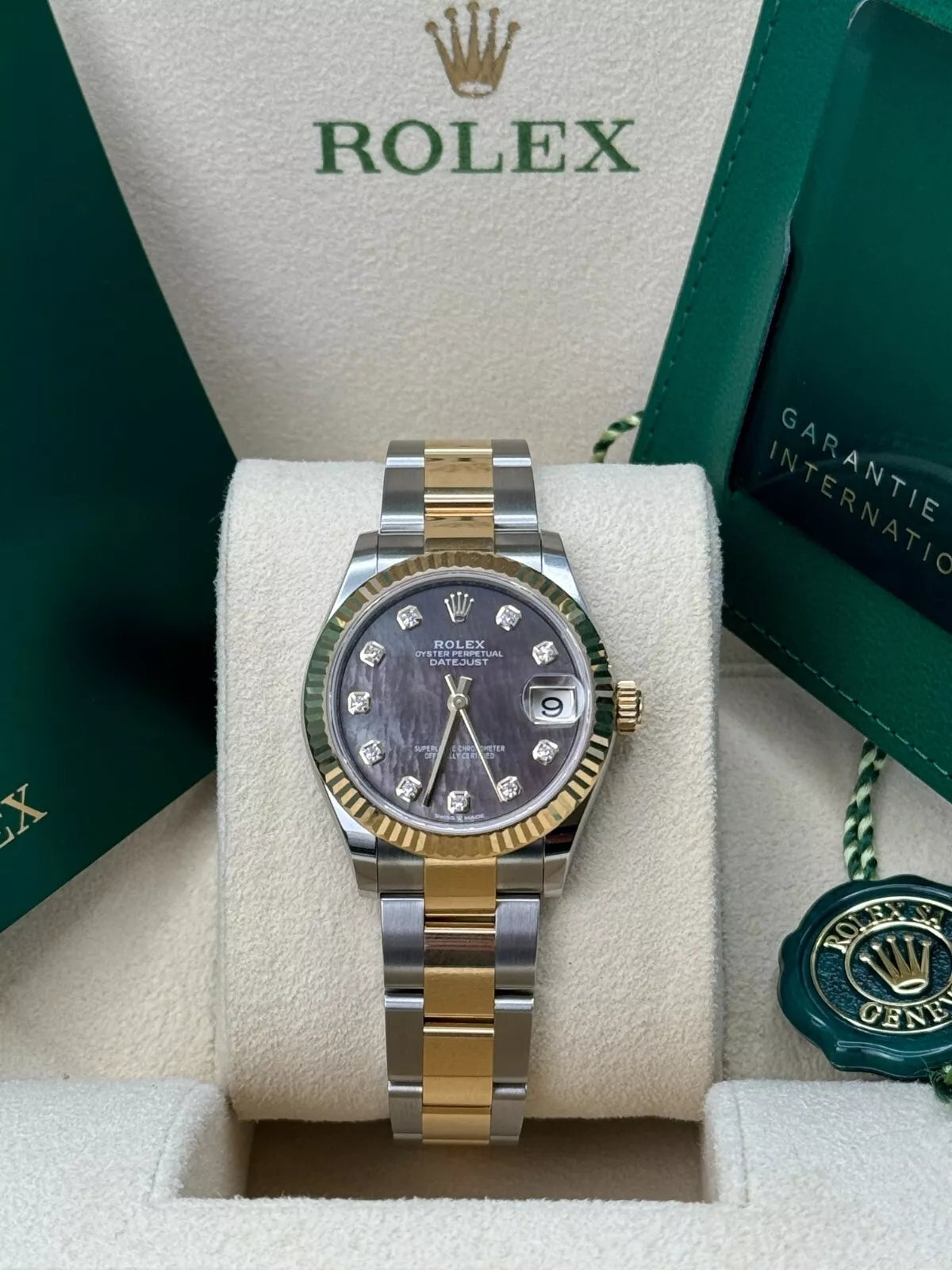 Rolex Datejust m278273-0023/0024 31mm Black Mother-of-Pearl Dial Stainless Steel and Yellow Gold Oyster Watch - Image 11