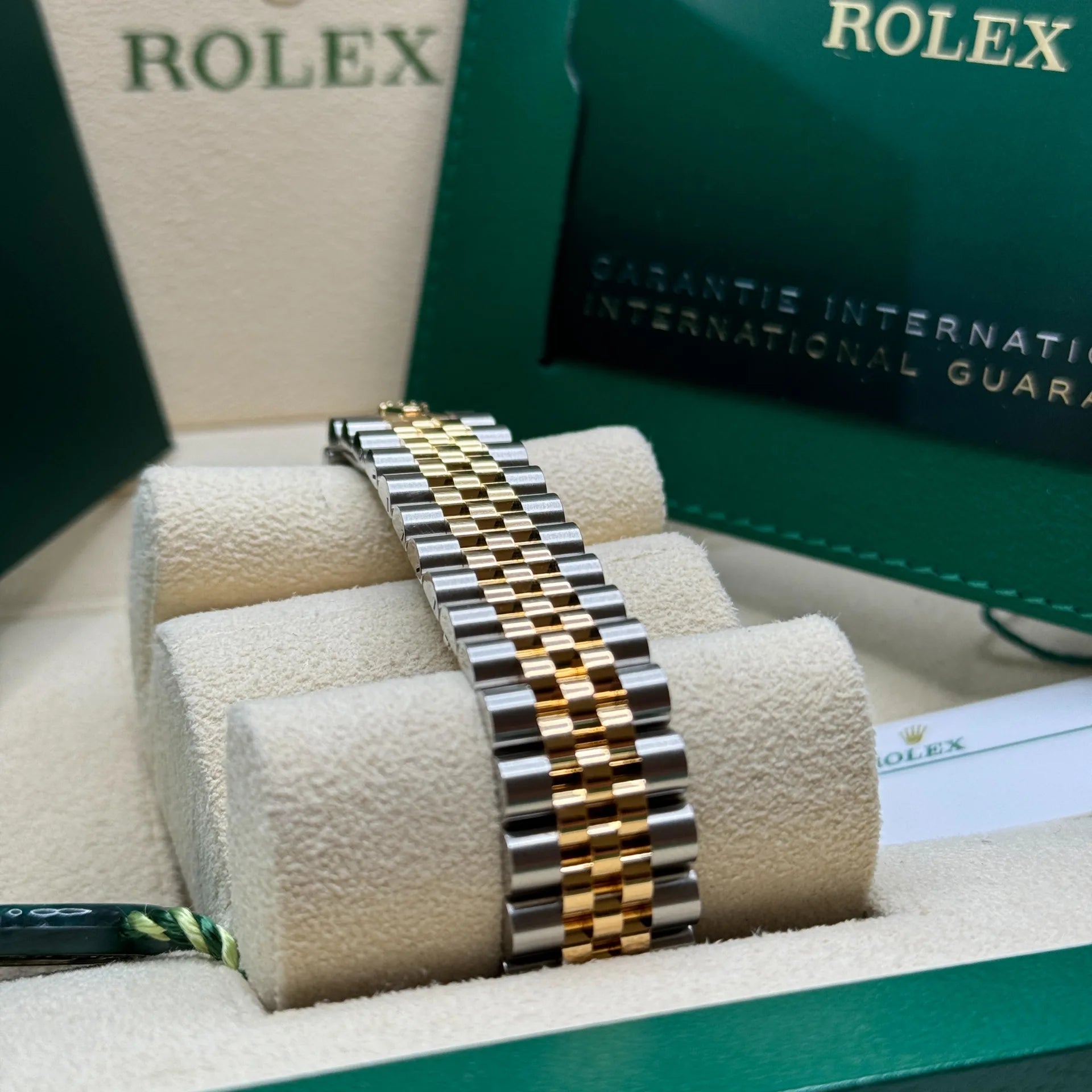 Rolex Datejust m278273-0023/0024 31mm Black Mother-of-Pearl Dial Stainless Steel and Yellow Gold Oyster Watch - Image 9