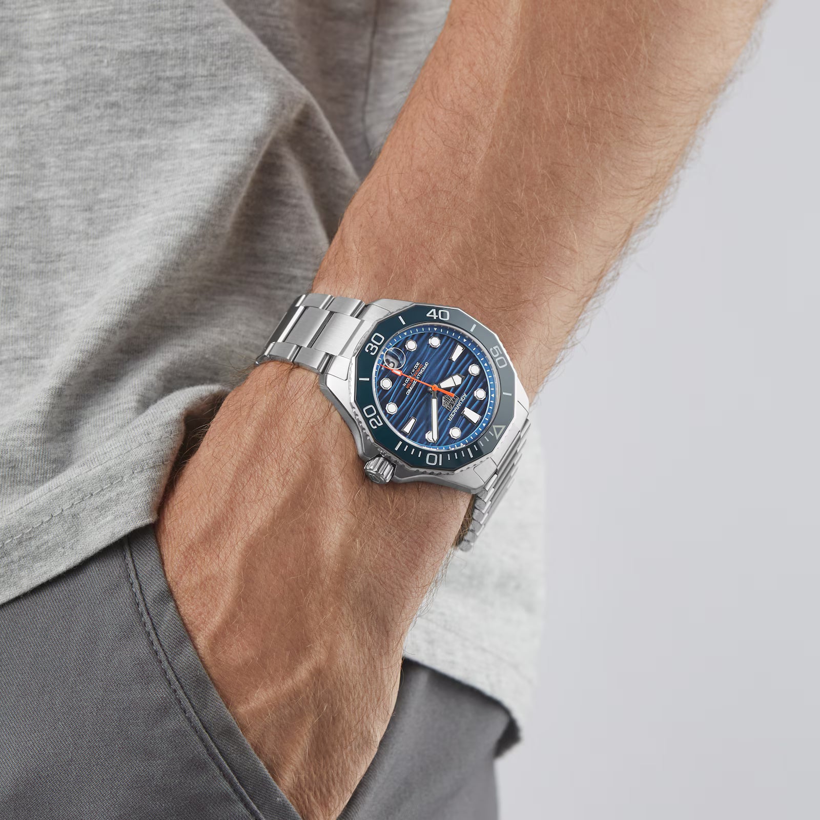 TAG Heuer Aquaracer Professional 300 Date 42mm Mens Watch Blue WBP5111.BA0013 - Image 6