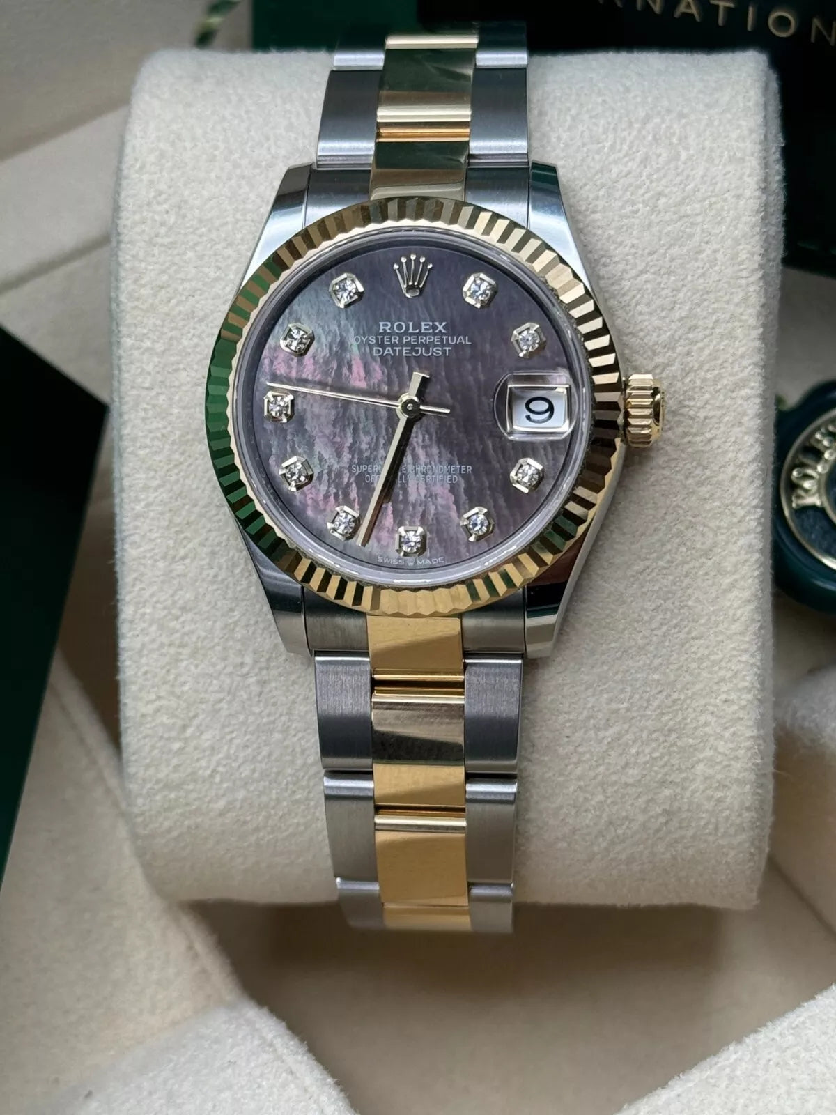 Rolex Datejust m278273-0023/0024 31mm Black Mother-of-Pearl Dial Stainless Steel and Yellow Gold Oyster Watch - Image 3