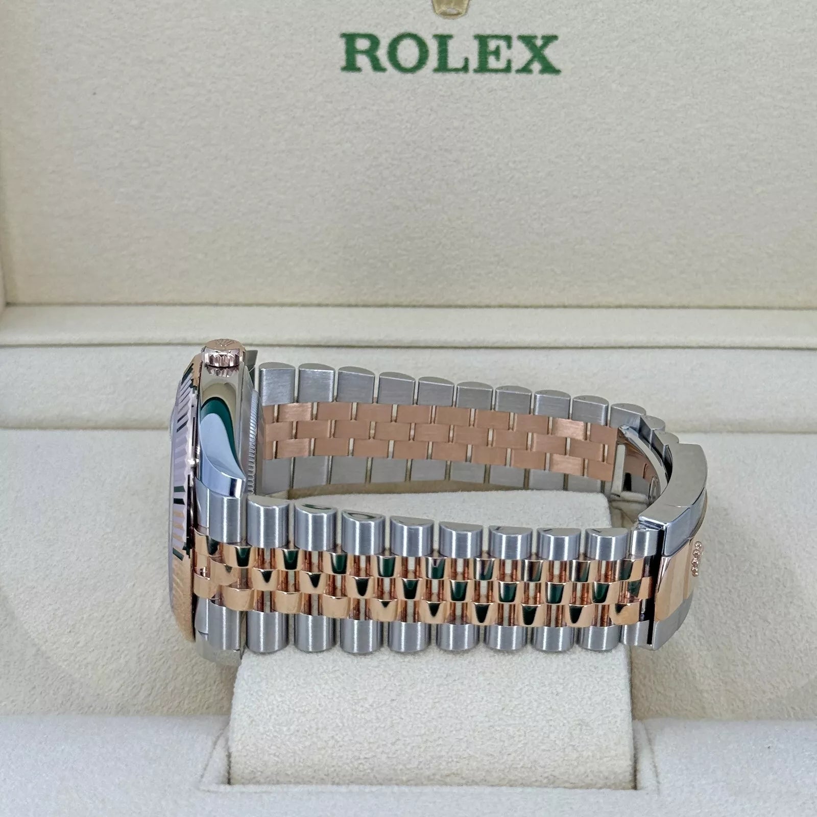 Rolex Datejust 41mm 126331 MOP Diamond Jubilee Steel and Rose Gold Watch - Image 10