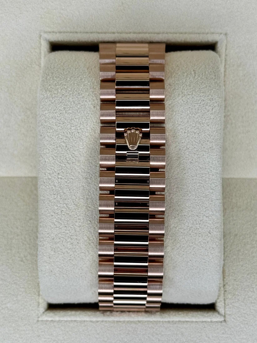 Rolex Day-Date President 40mm Everose Gold Mother of Pearl Diamond Baguette Dial - 228235 - Image 5