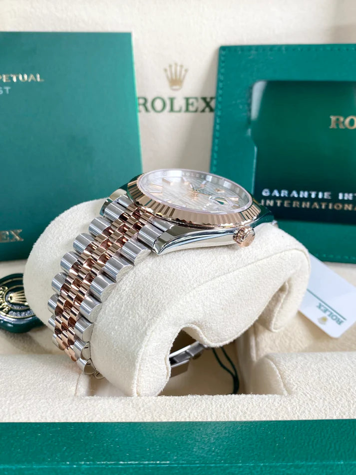 Rolex Datejust 41mm 126331 Silver Fluted Motif Dial Two Tone Stainless Steel & 18K Rose Gold Jubilee Bracelet Men's Watch - Image 5