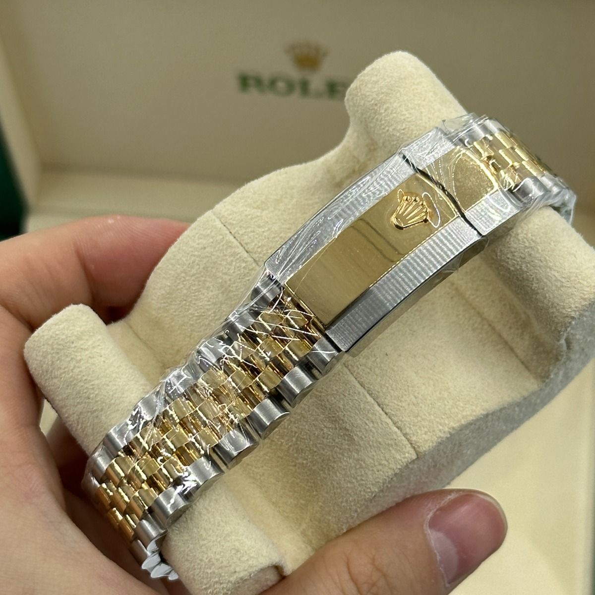 Rolex Datejust 36mm 126203 Golden Fluted Dial Domed Bezel Oyster Bracelet - Image 13
