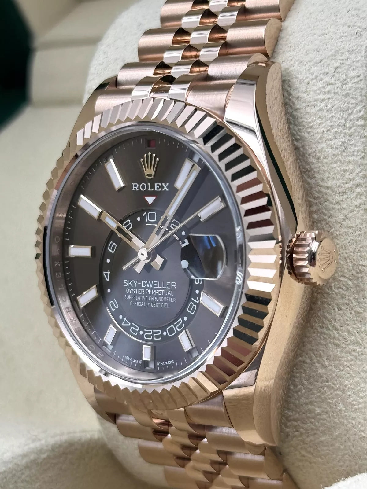 Rolex Sky-Dweller 42mm 336935-0008 Rose Gold Rhodium Dial Oyster - Image 3