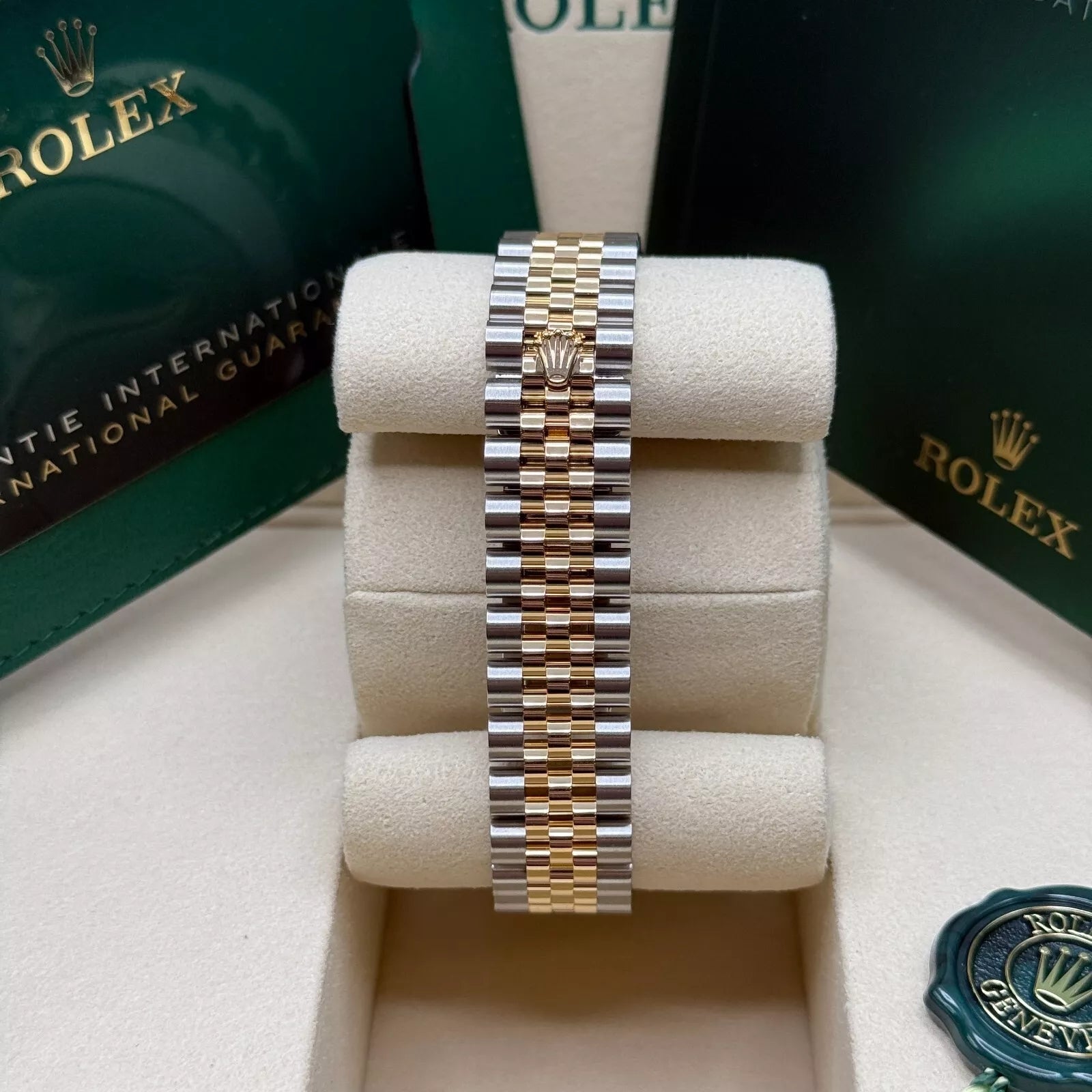 Rolex Datejust m278273-0013/0014 31mm Champagne Dial Stainless Steel and Yellow Gold Oyster Watch - Image 8