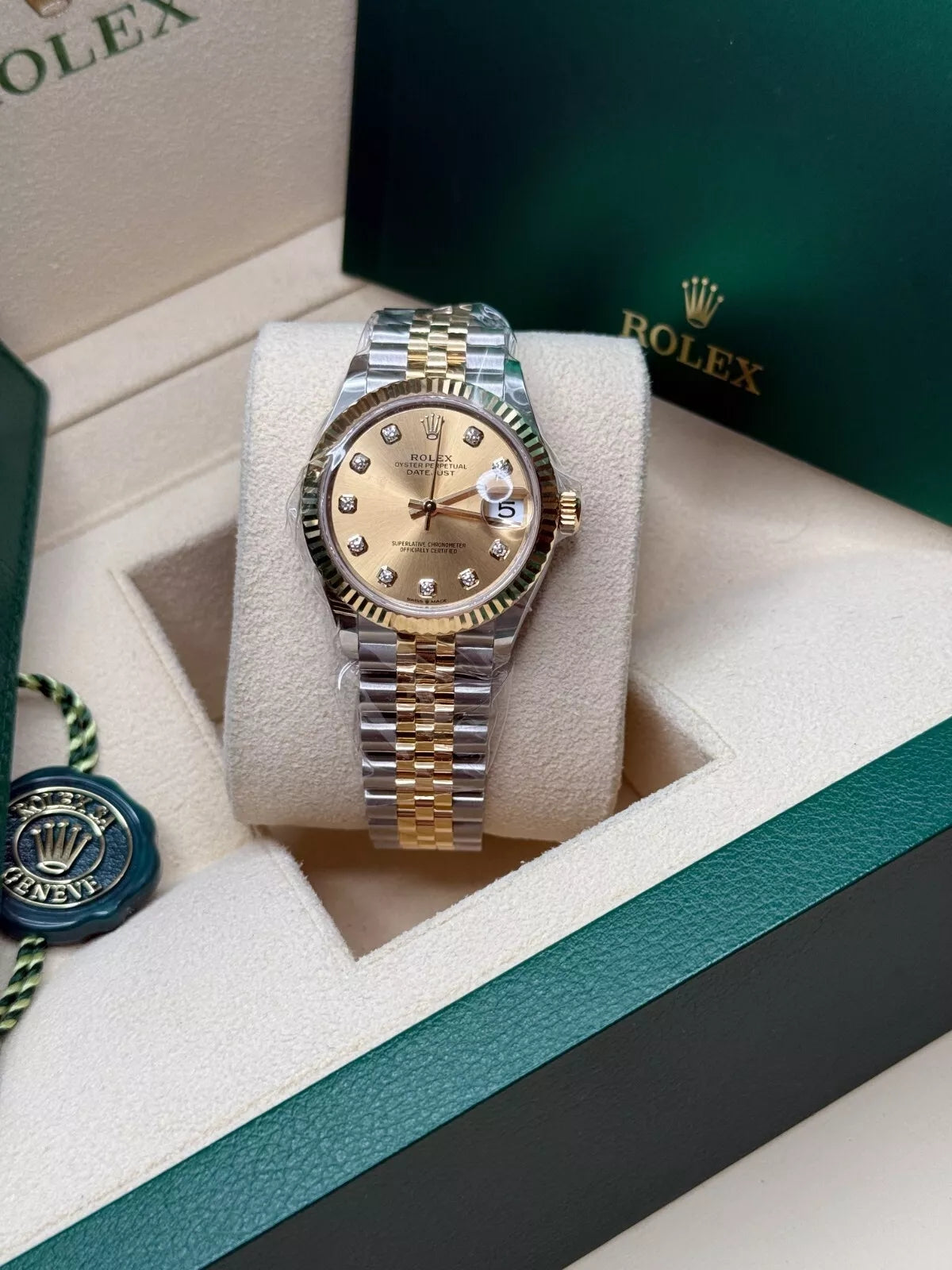 Rolex Datejust m278273-0025/0026 31mm Champagne Dial Stainless Steel and Yellow Gold Oyster Watch - Image 7