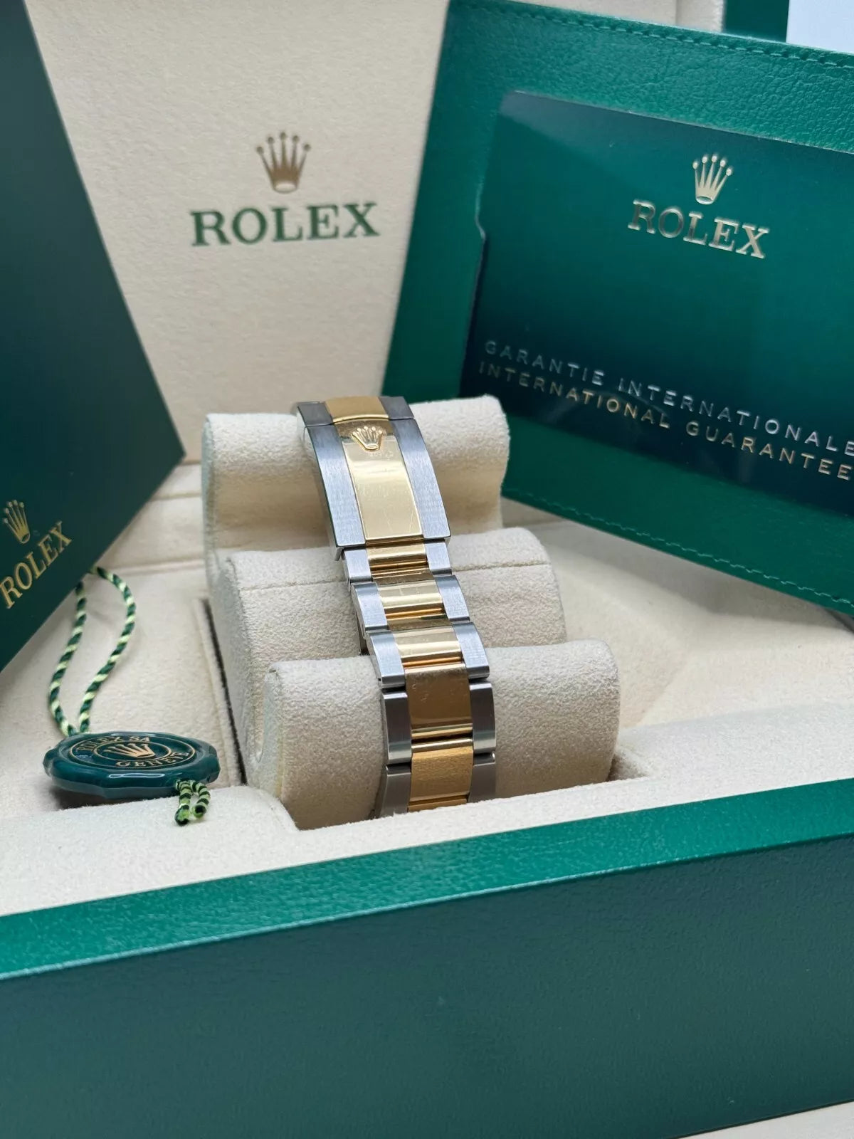 Rolex Datejust 41mm Two-Tone Yellow Gold Fluted Bezel Champagne Diamond Dial Oyster - 126333 - Image 6