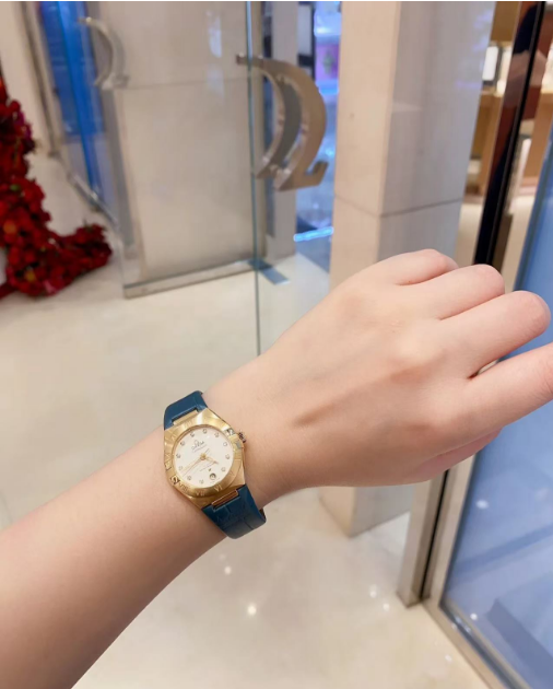 Omega Constellation Ladies' Selection 29mm yellow gold on leather strap 131.53.29.20.55.001 - Image 3