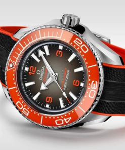 Alternative view of Omega Seamaster Planet Ocean 6000M Ultra Deep 45.5mm 215.32.46.21.06.001