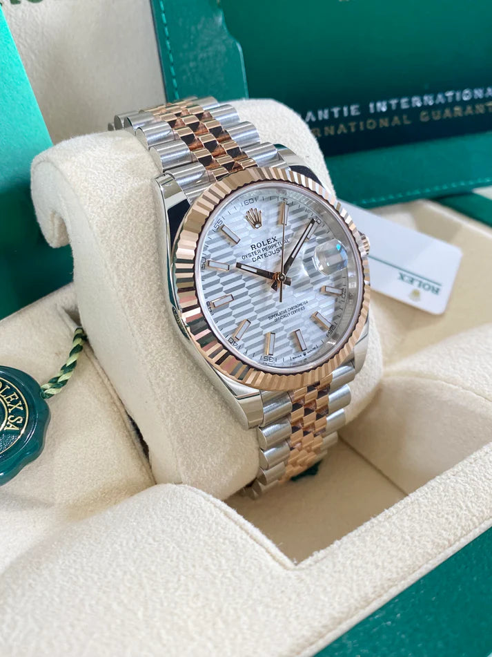 Rolex Datejust 41mm 126331 Silver Fluted Motif Dial Two Tone Stainless Steel & 18K Rose Gold Jubilee Bracelet Men's Watch - Image 3