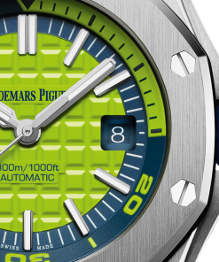Alternative view of Audemars Piguet OFFSHORE DIVER Green Dial 42mm 15710ST.OO.A038CA.01