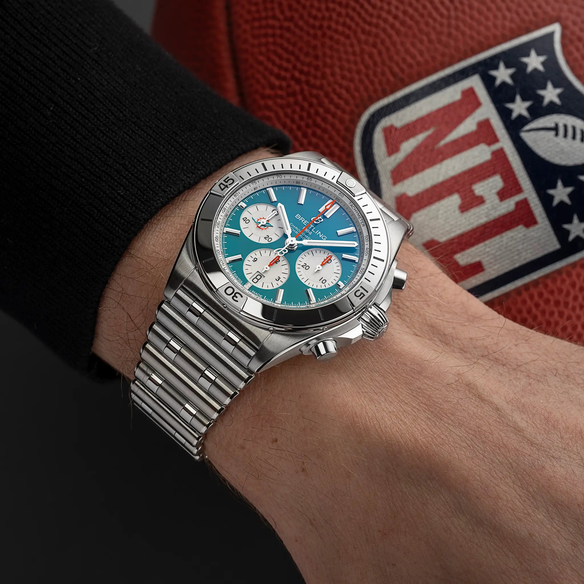 Breitling Chronomat B01 42 NFL Miami Dolphins Edition AB01342B1L2A1 - Image 4