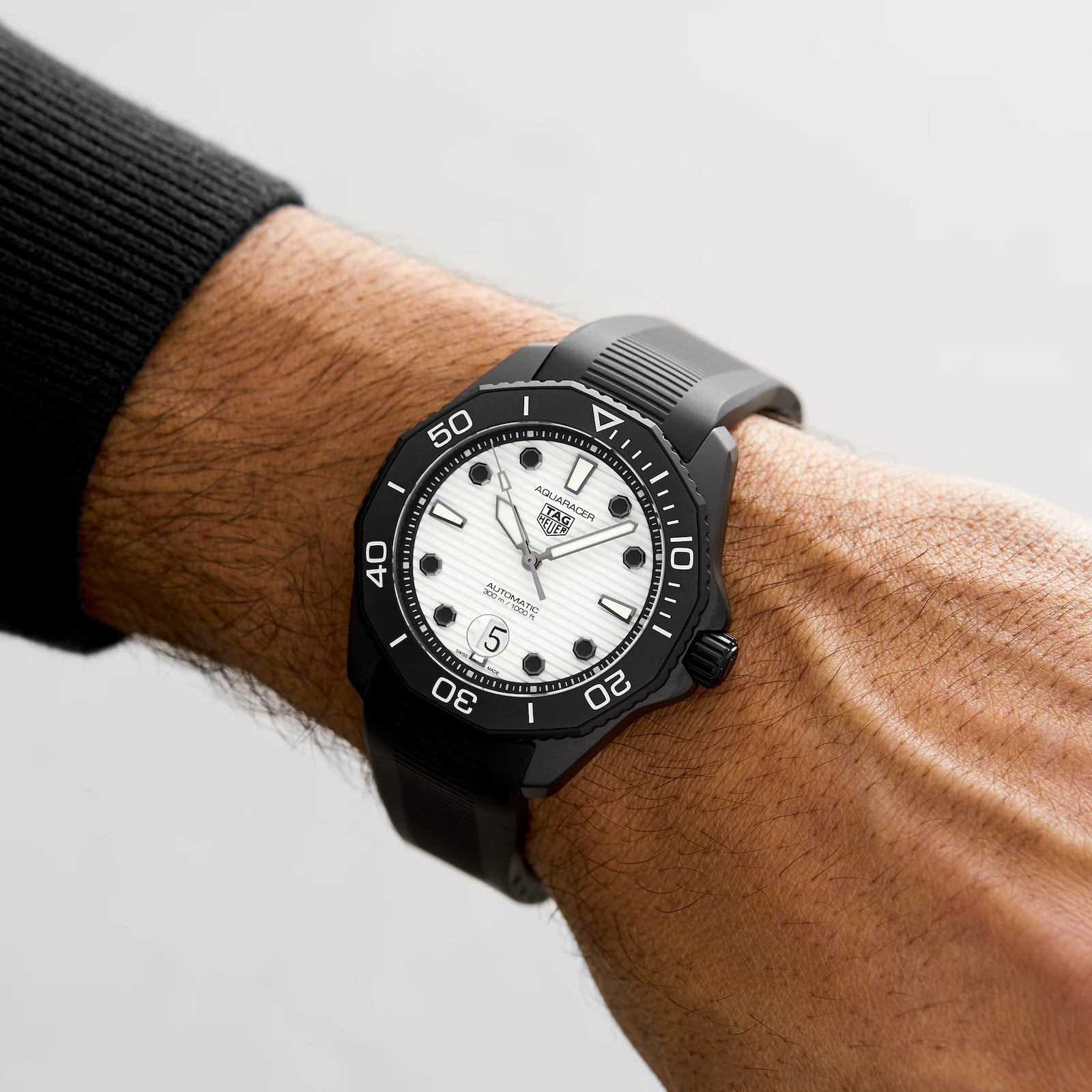 TAG Heuer Night Diver Aquaracer Calibre 5 43mm Mens Watch WBP201D.FT6197 - Image 6
