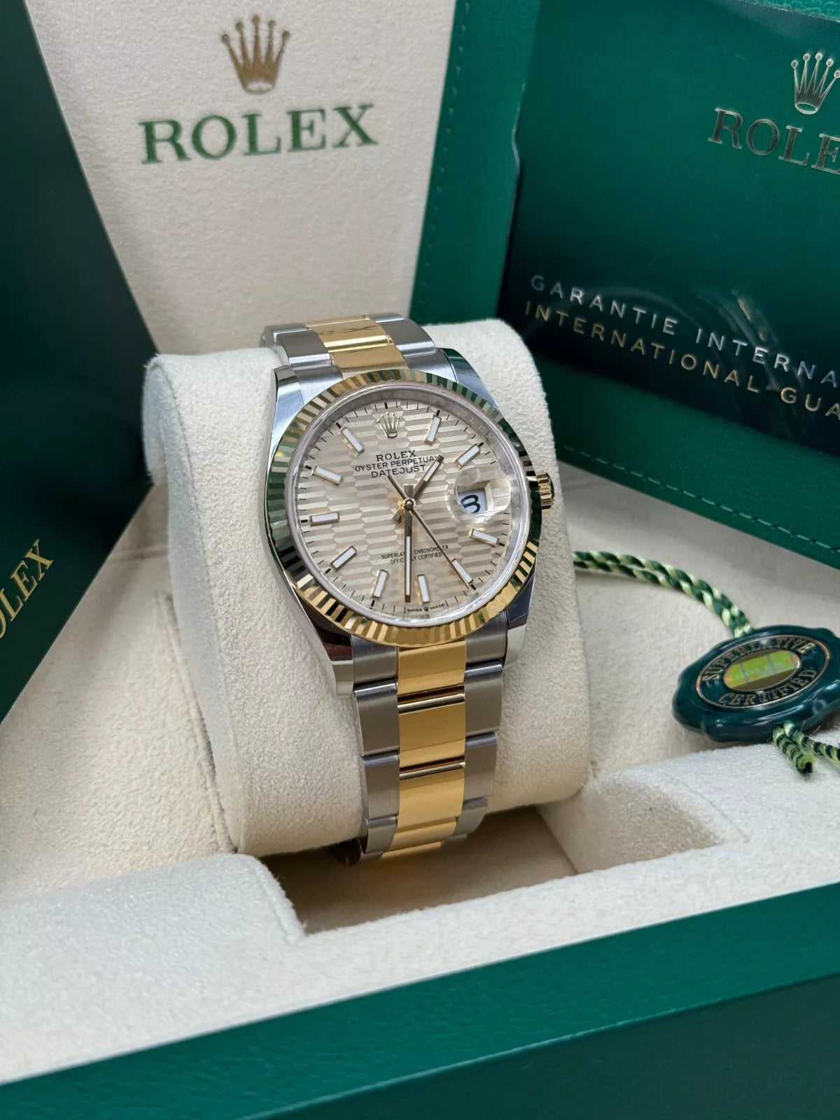 Rolex Datejust 36mm 126233 Golden Fluted Motif 36mm Dial Oyster Bracelet - Image 4