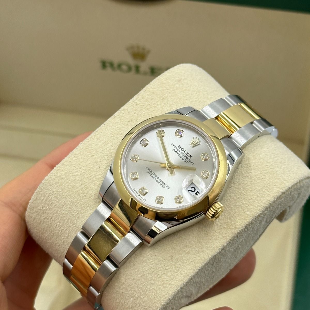 Rolex Datejust m278243-0019/0020 31mm Silver Dial Yellow Rolesor Oyster Watch - Image 3