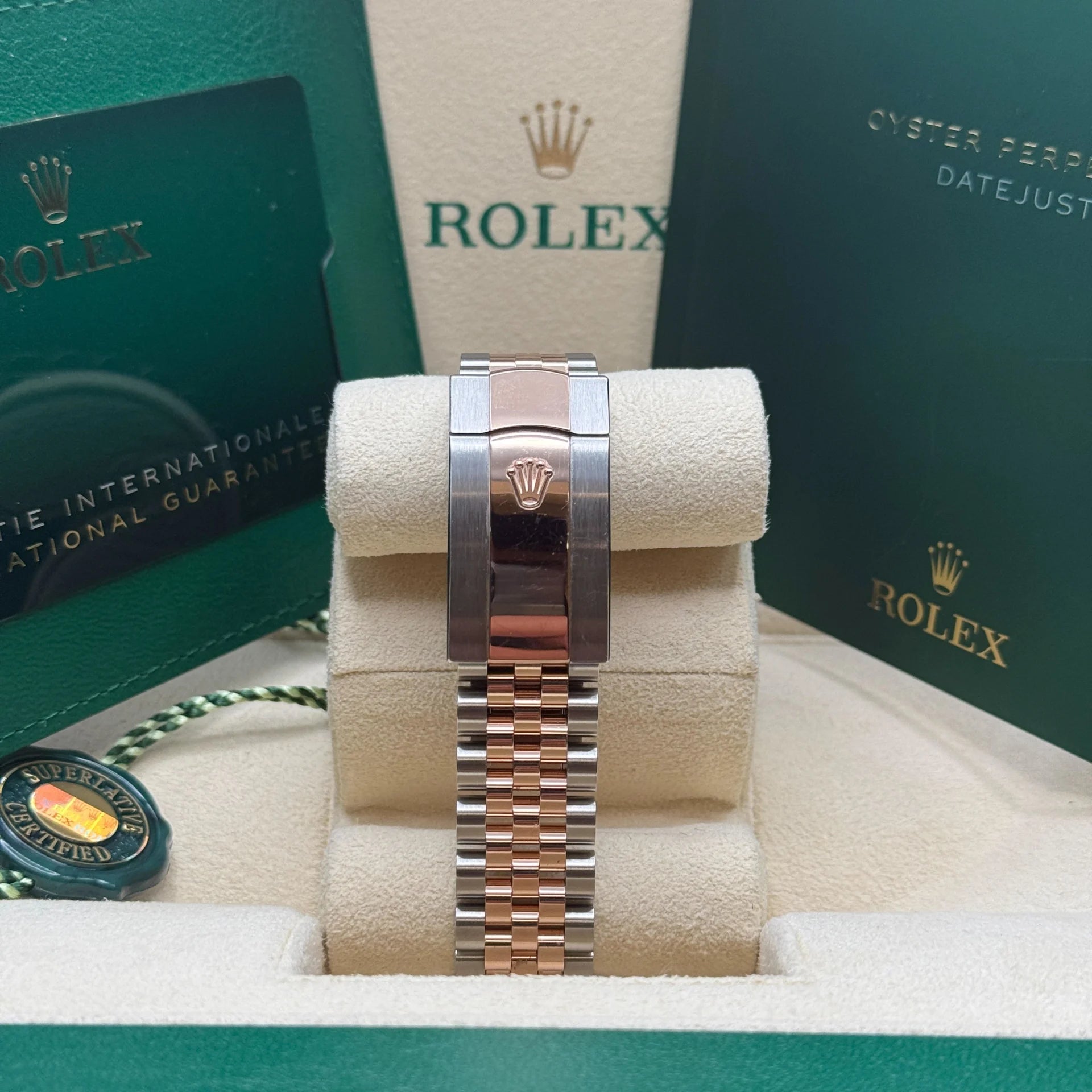 Rolex Datejust 36mm 126231 Silver Fluted Motif Dial Oystersteel and Everose gold Bracelet - Image 5