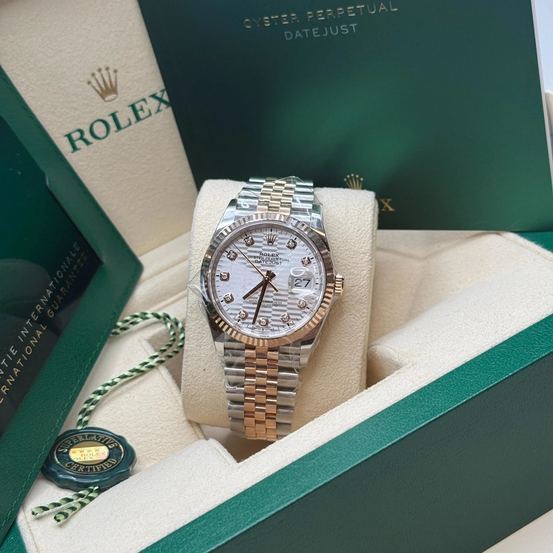 Rolex Datejust 36mm 126231 Silver Fluted Motif Dial Oystersteel and Everose gold Bracelet - Image 7