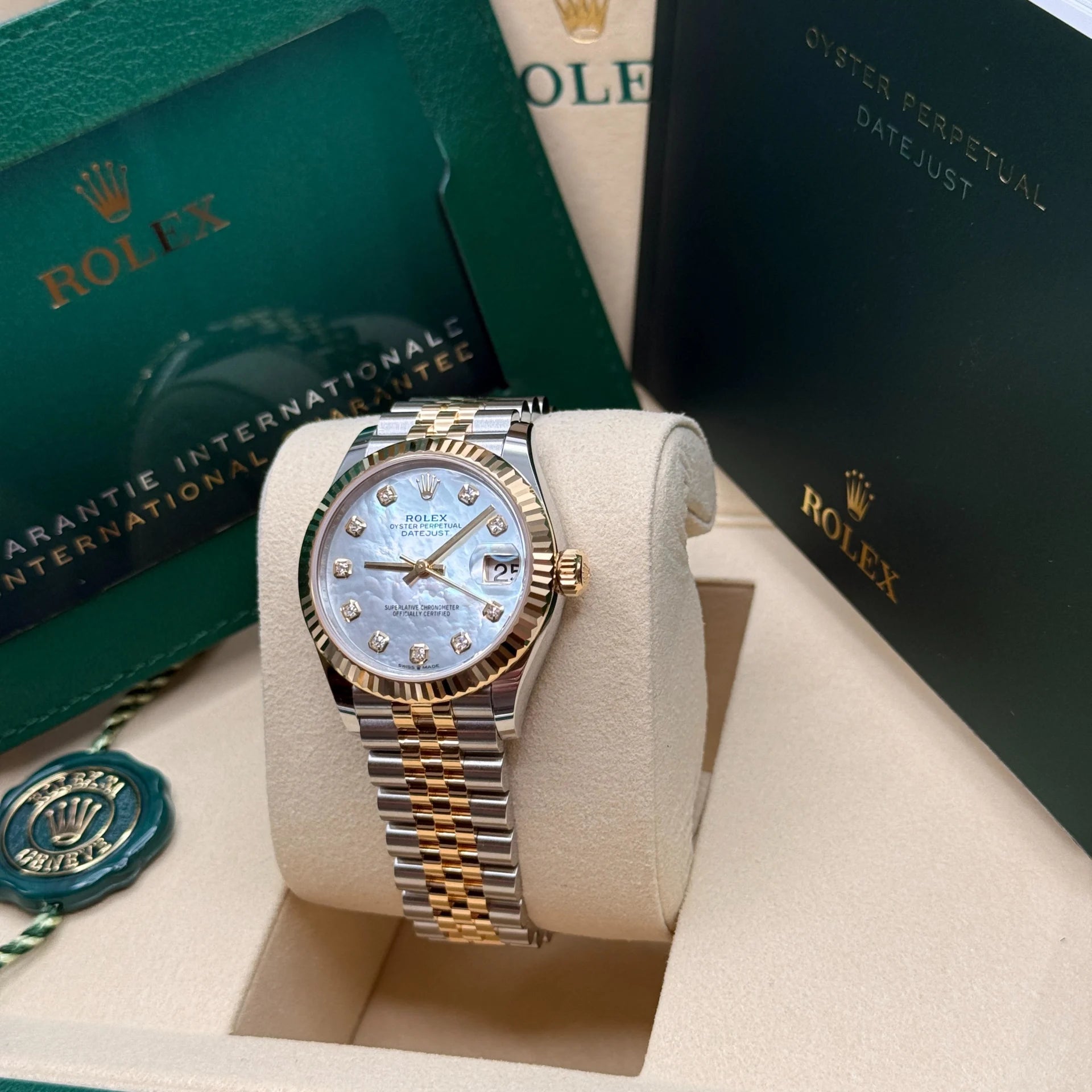 Rolex Datejust m278273-0027/0028 31mm White Mother-of-Pearl Dial Stainless Steel and Yellow Gold Oyster Watch - Image 15