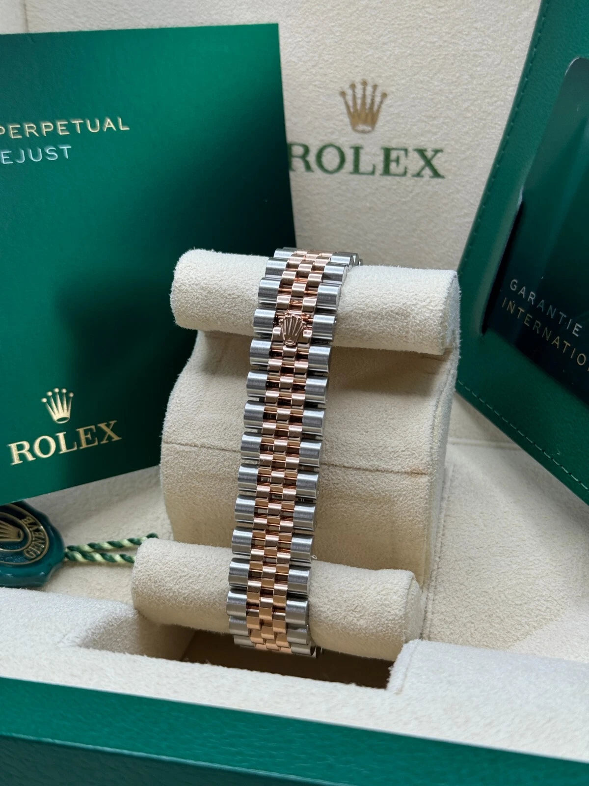 Rolex Datejust m278271-0031/0032 Silver Floral Motif 31mm Dial Oyster Bracelet Watch - Image 10