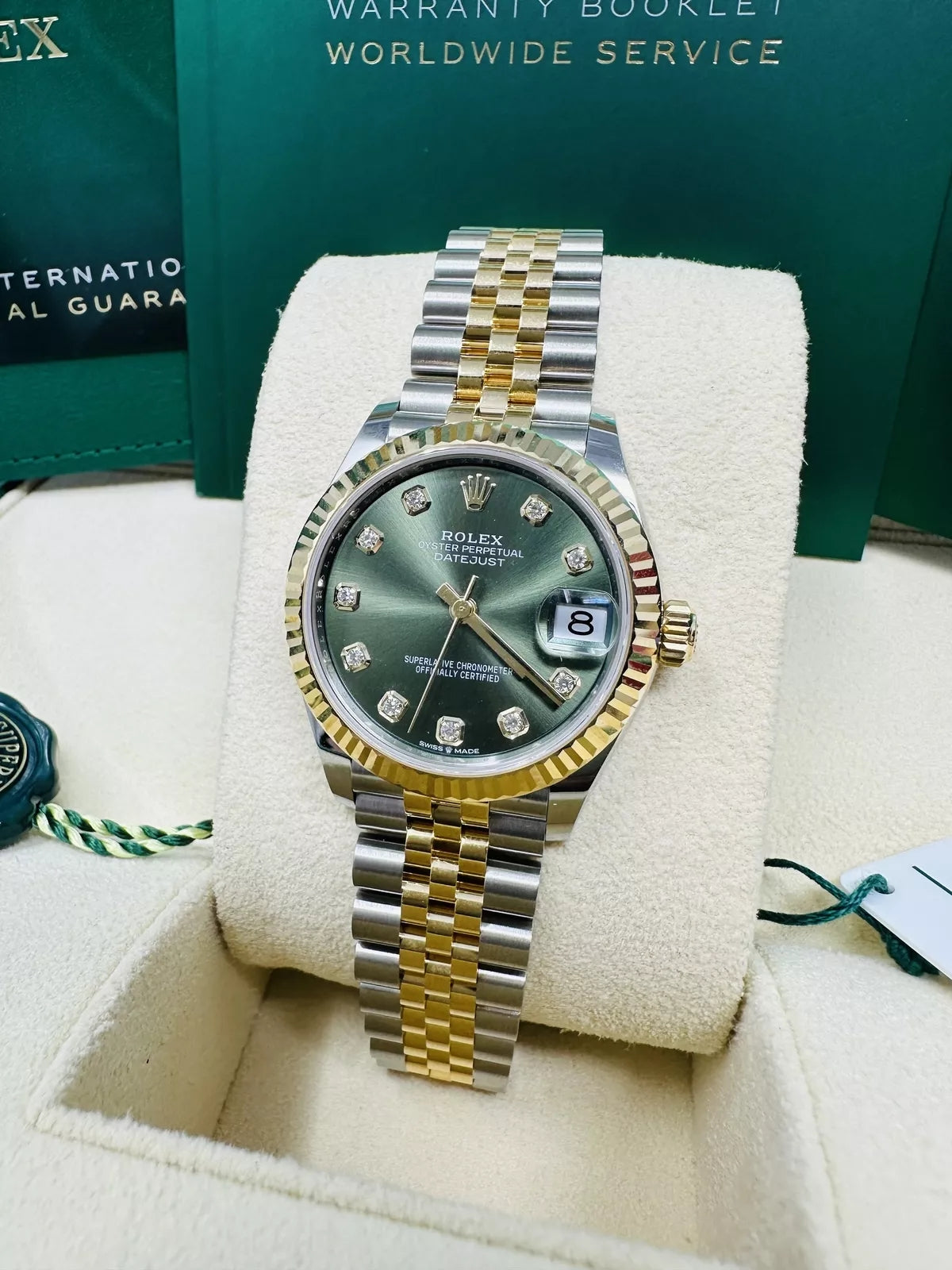 Rolex Datejust m278273-0029/0030 31mm Olive Green Dial Stainless Steel and Yellow Gold Oyster Watch - Image 8