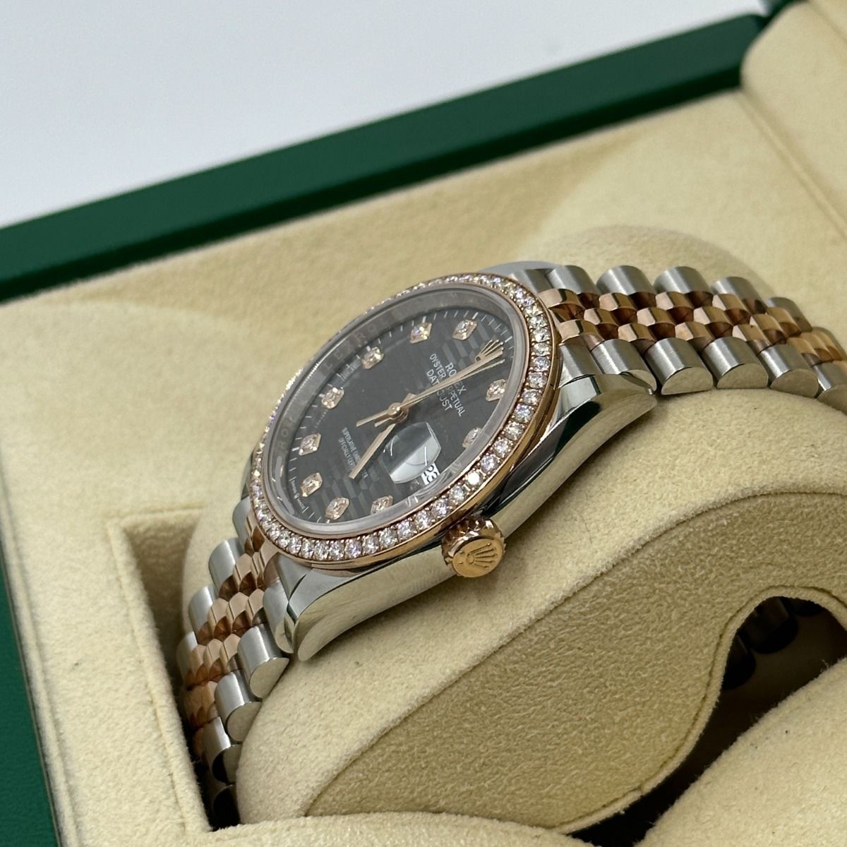 Rolex Datejust 36mm 126281 Slate Fluted Motif Diamond Dial Diamond Bezel and Oyster Bracelet - Image 4